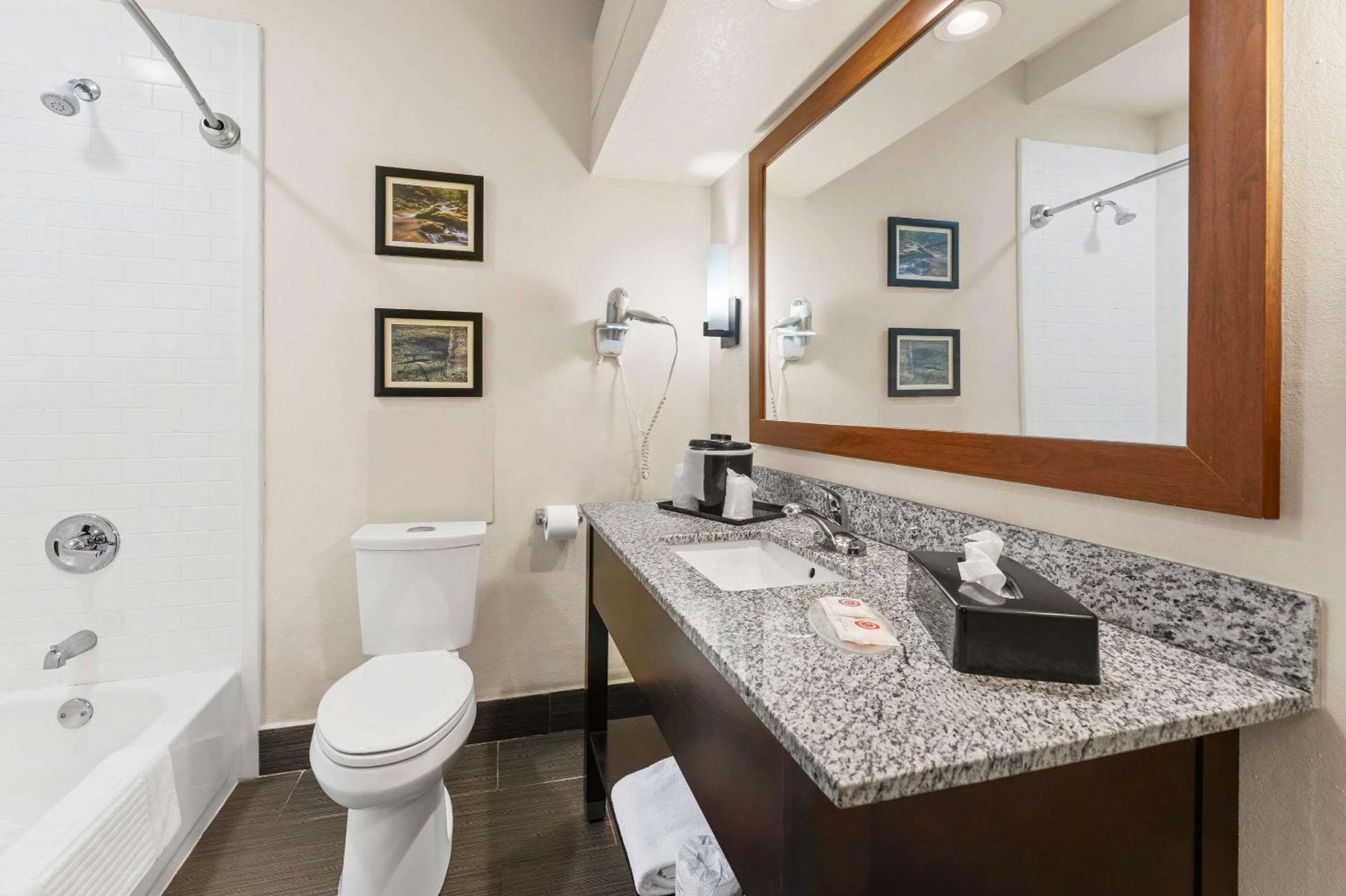 Inn Comfort Lehigh Valley West 3*